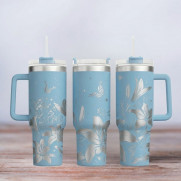 Tumbler mit Gravur - Motiv Lilly flower - Lilien - hellblau