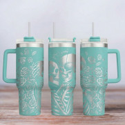 Tumbler mit Gravur - Motiv Skeleton Hugging - türkis